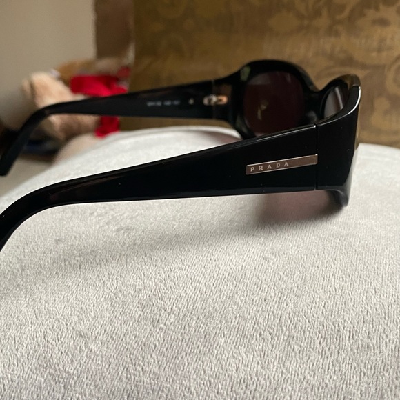 Prada sunglasses - Picture 2 of 5